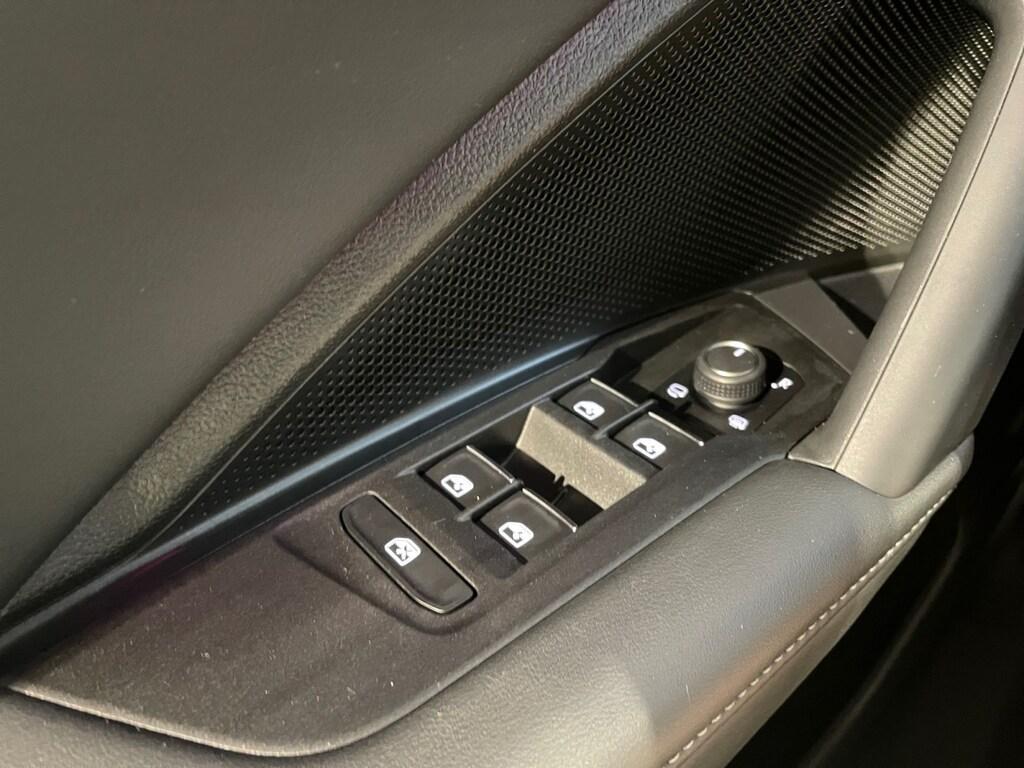 Volkswagen Tiguan 2.0 TDI 150CV DSG R-LINE IVA ESPOSTA
