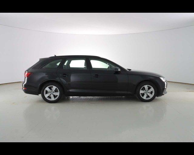 AUDI A4 Avant 30 TDI S tronic Business
