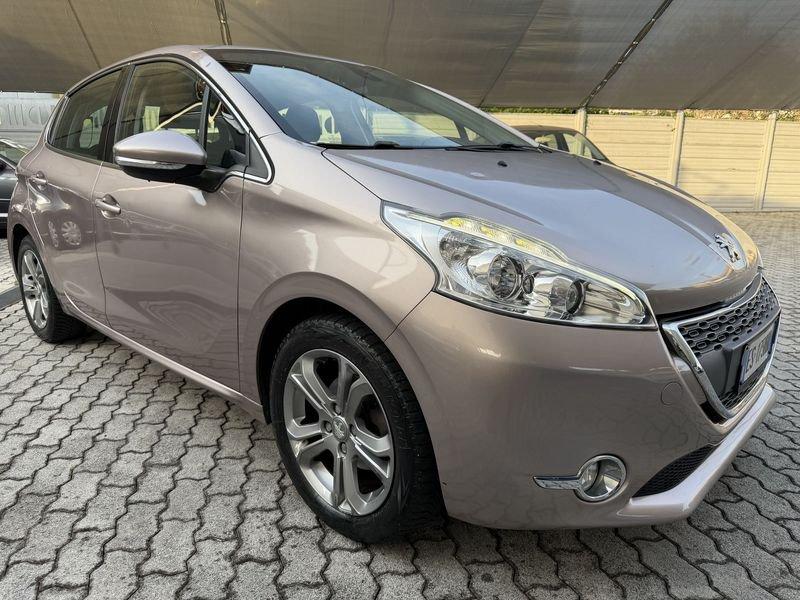 Peugeot 208 208 5p 1.2 vti 12v Allure NESSUN VINCOLO !!! DISTRIBUZIONE NUOVA !!!