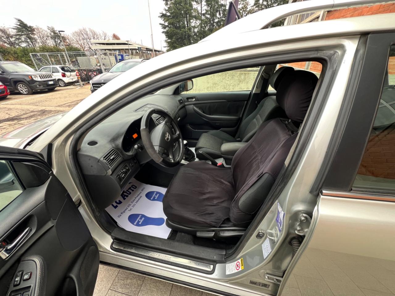 Toyota Avensis 2.0 D-4D 16V Station Wagon