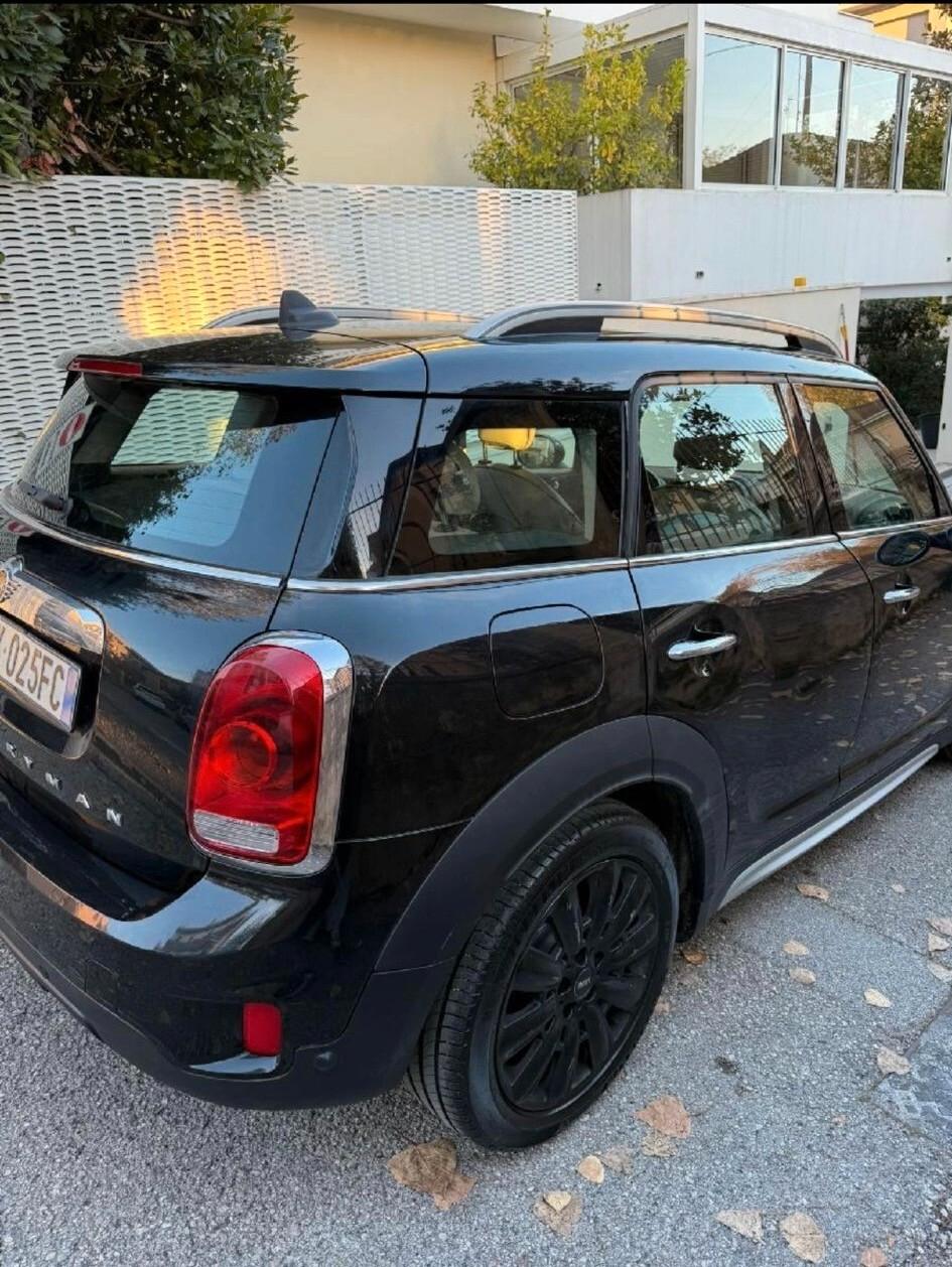 Mini Cooper Countryman 1.5 One D Hype - pelle - tetto - automatica - navi