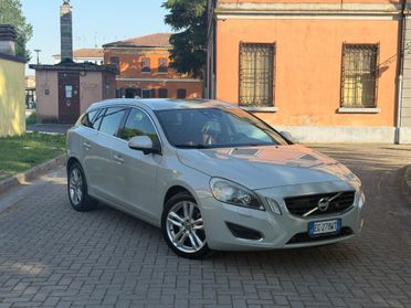 Volvo V60 2.4 D5