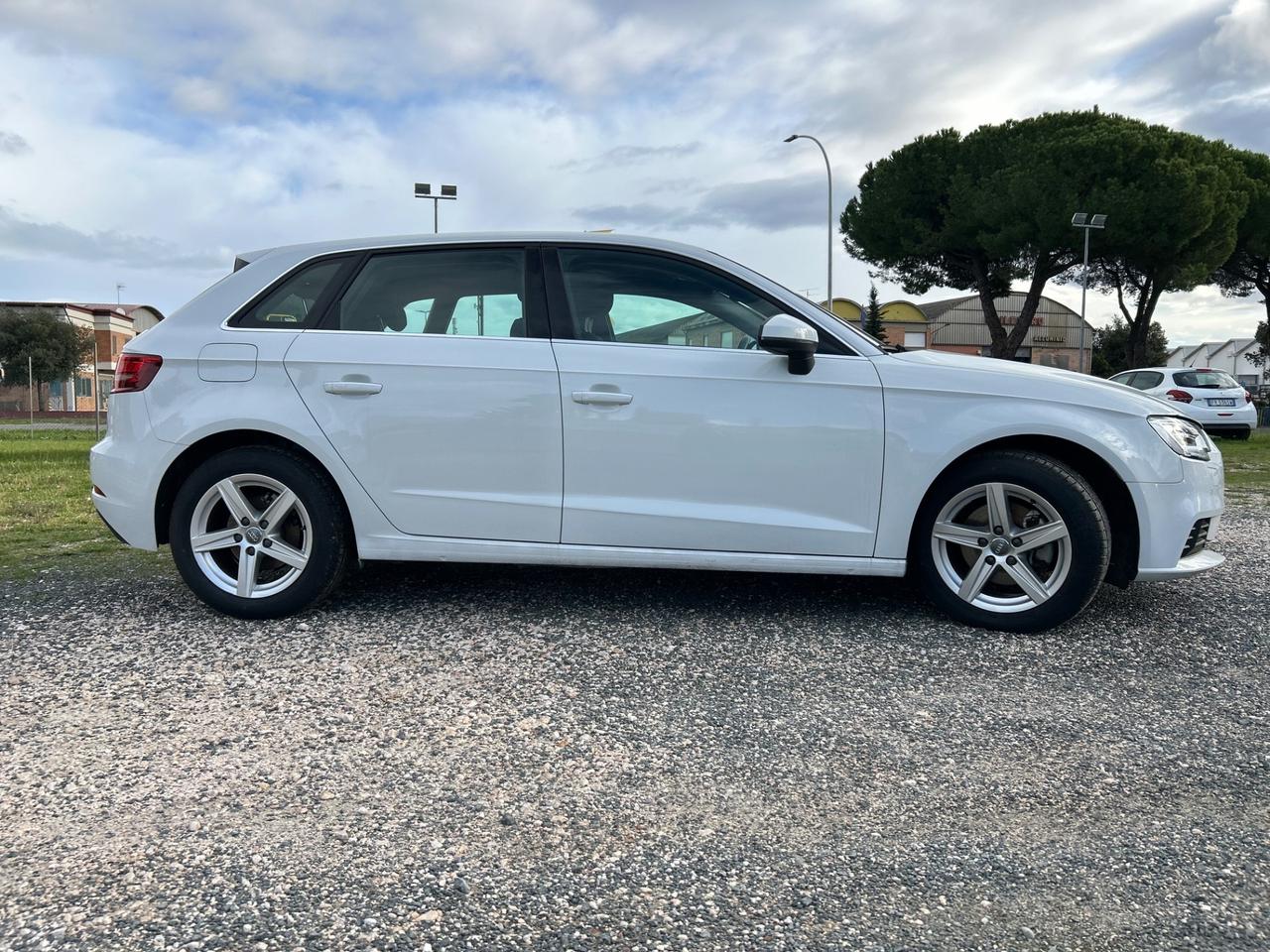 Audi A3 1.6 TDI 116 CV Business *NAVI*NEOPATENTATI*PARI AL NUOVO*EURO 6D*