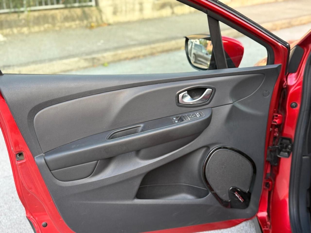 Renault Clio dCi 8V 90CV Start&Stop 5 porte Energy Intens