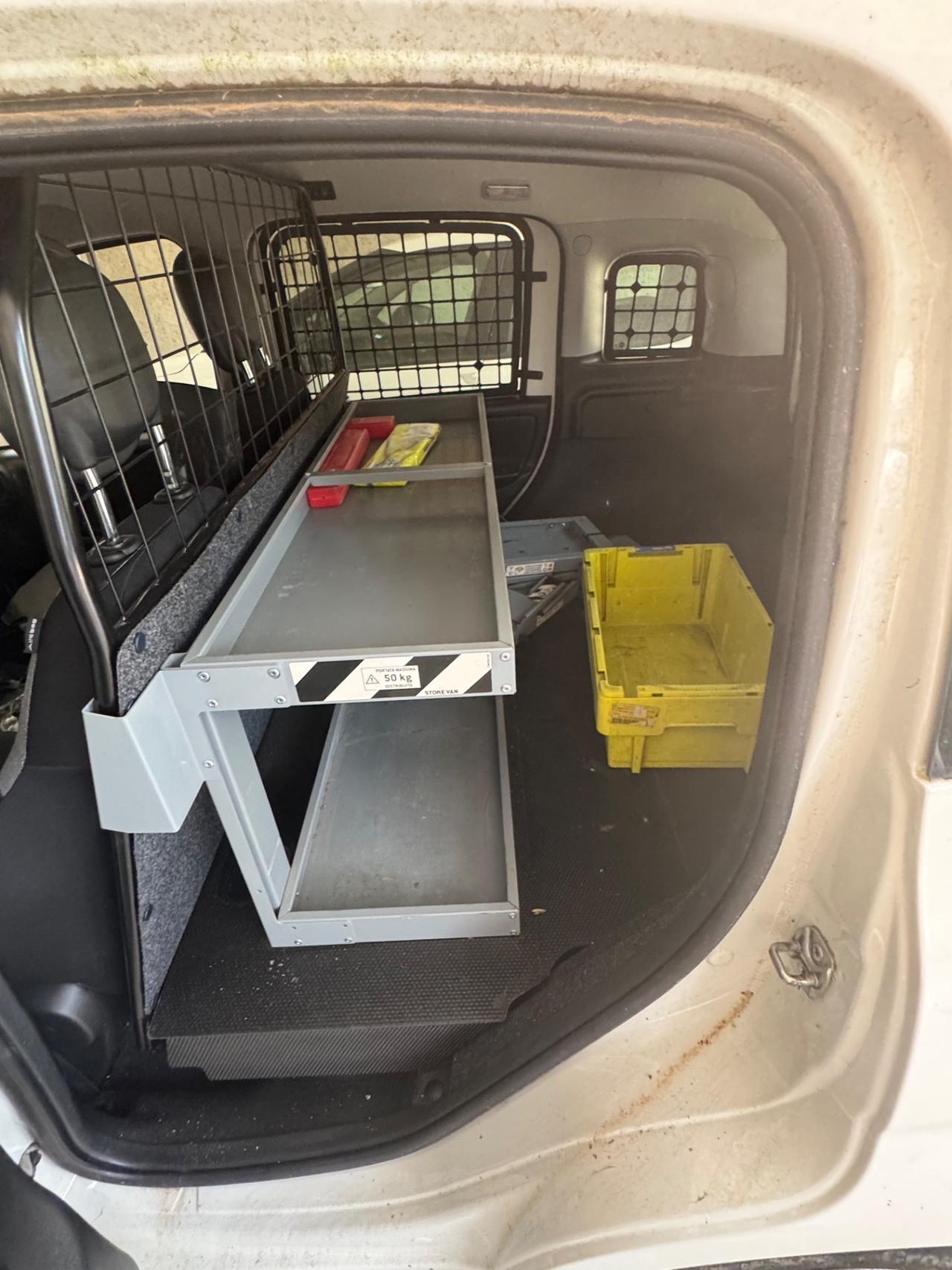 Fiat Panda metano Van 2 posti incidentata