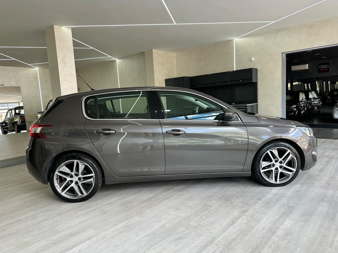 Peugeot 308 1.6 e-HDi 115 CV Stop&Start Allure