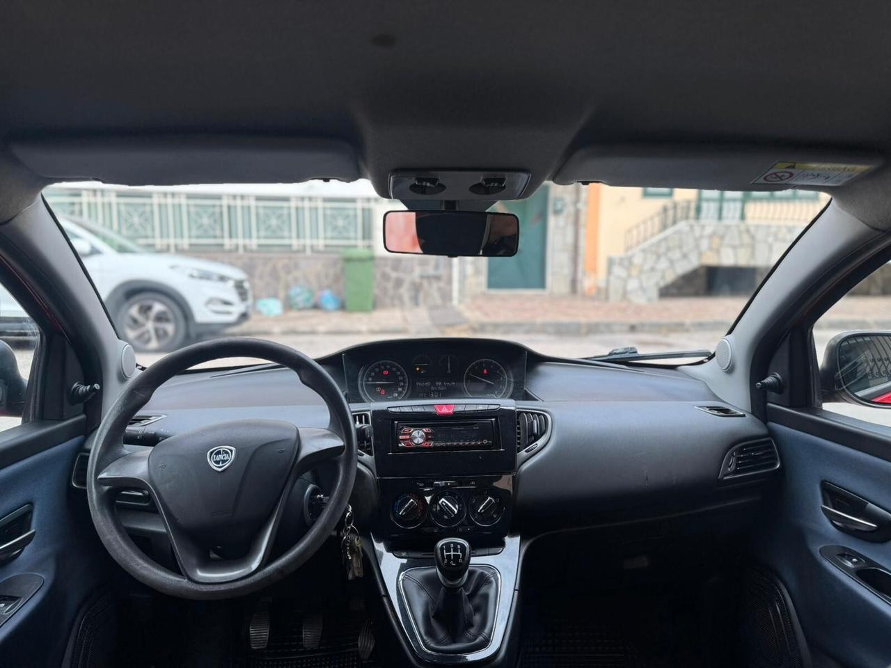 Lancia Ypsilon 1.2 69 CV 5 porte Platinum