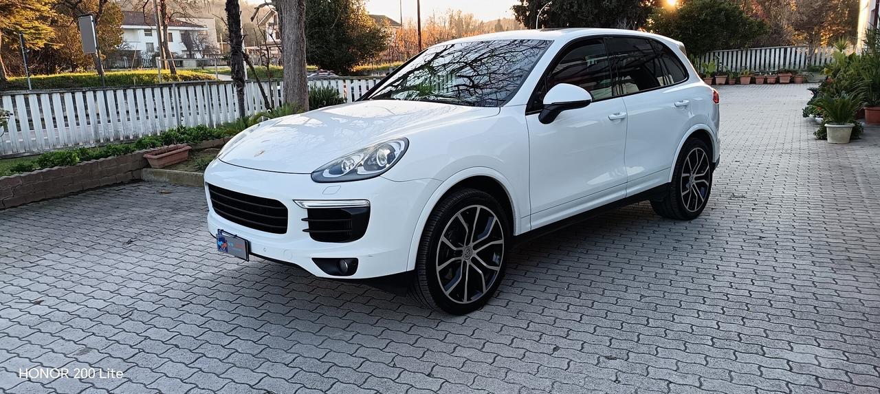 Porsche Cayenne 3.0 Platinum Edition gancio traino
