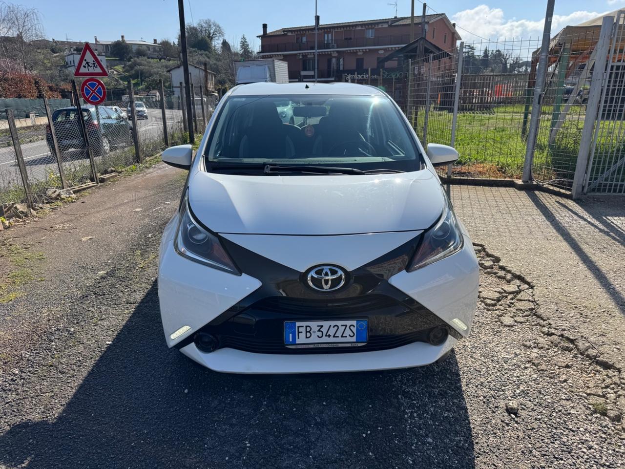 Toyota Aygo 1.0 VVT-i 69 CV 5 porte x-wave MMT