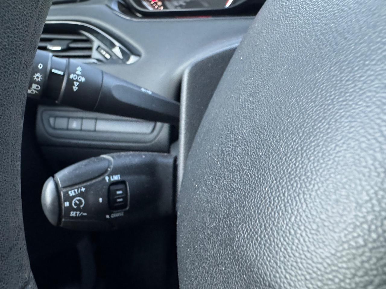 Peugeot 208 1.2 VTi 82 CV 5 porte Active