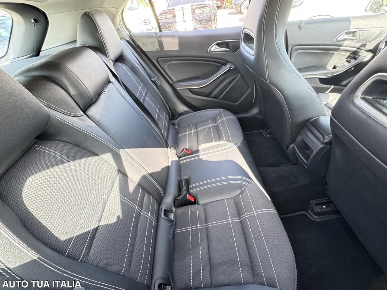 MERCEDES-BENZ GLA 200CDI PREMIUM PER NEOPATENTATI