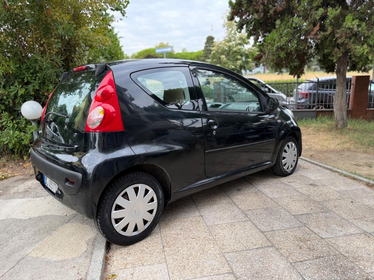 Peugeot 107 1.0 68CV 3p. Plaisir