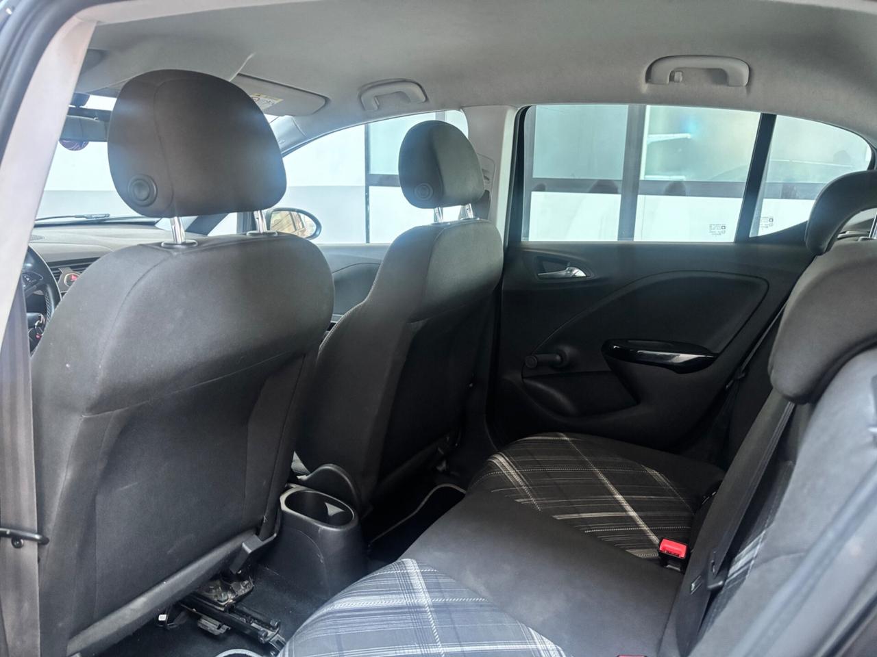 Opel Corsa 1.2 5 porte b-Color