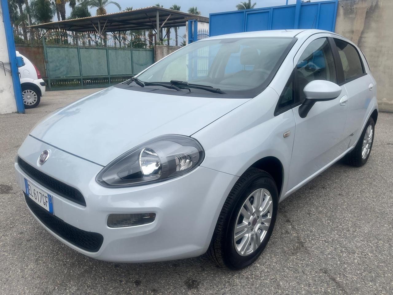 Punto Fiat g punto 5P-1.4-77cv- metano -full-2012