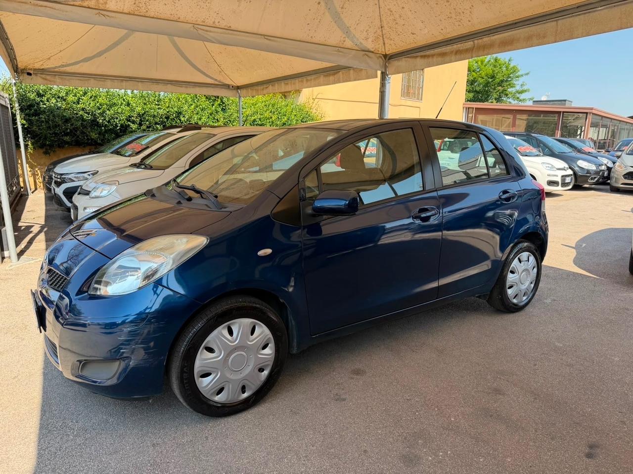 Toyota Yaris 1.0 5 porte Luxury pack