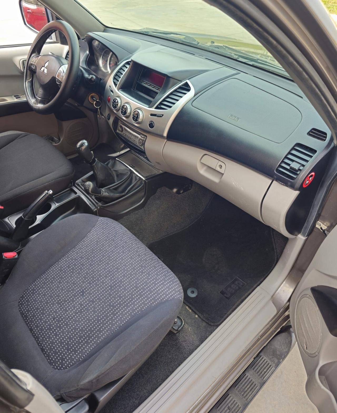 Mitsubishi L200 2.5 DI-D/178CV DC Intense Plus