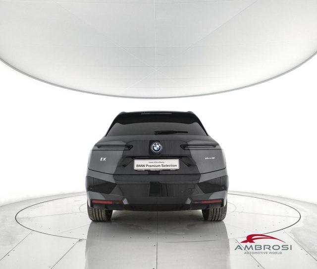BMW iX xdrive40 pacchetto sportivo
