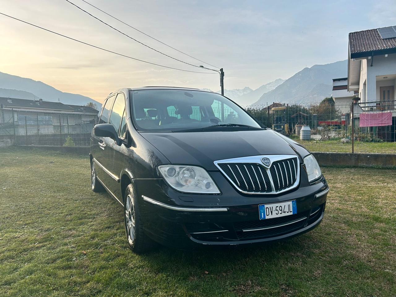 Lancia Phedra 2.2 MJT Platino