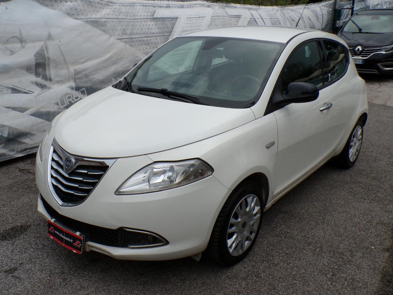 Lancia Ypsilon 1.3 MJT 75 CV Unyca