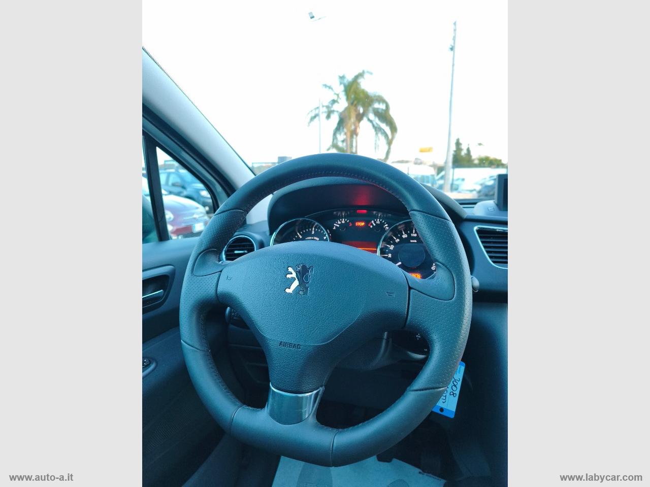 PEUGEOT 3008 1.6 HDi 115 CV Allure