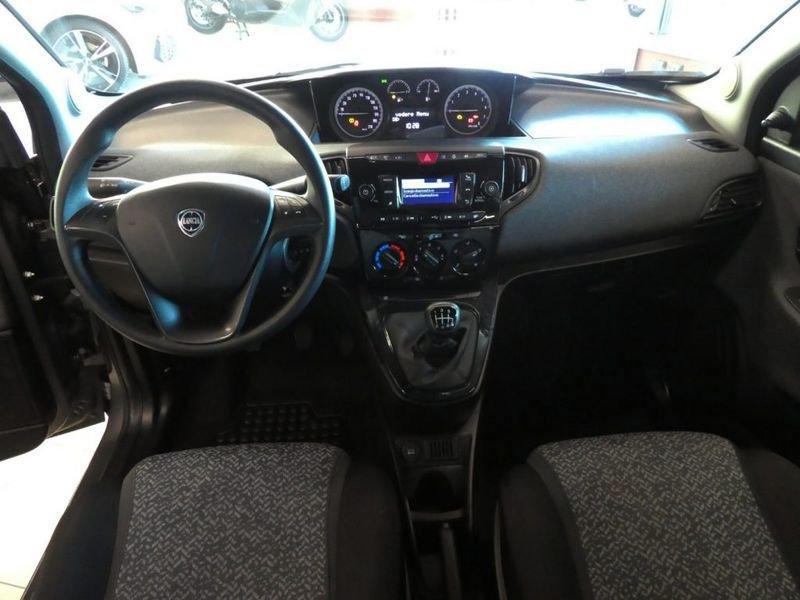 Lancia Ypsilon 1.0 hybrid 70 Cv Silver Plus - OK NEOPATENTATI