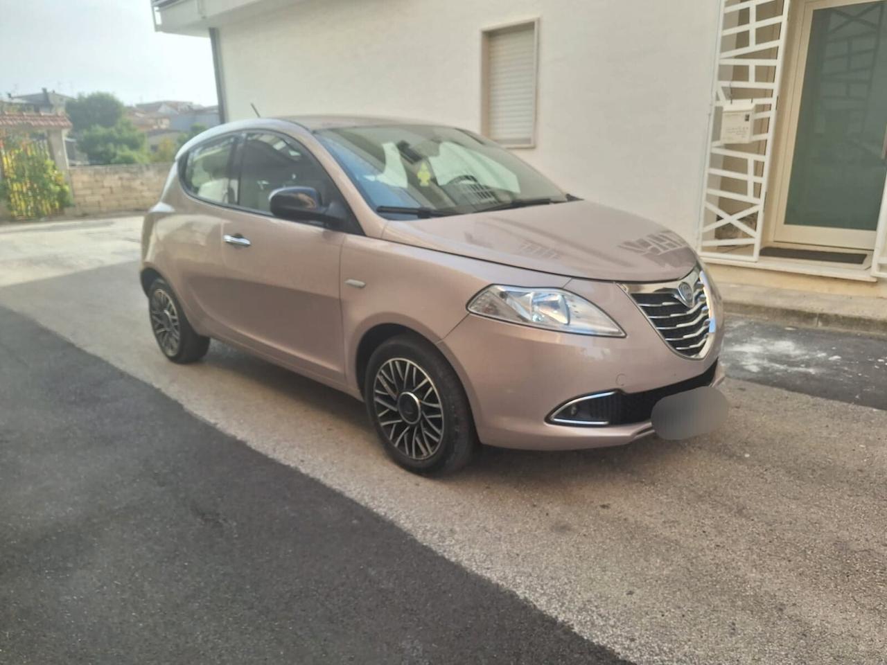 Lancia Ypsilon 1.3 MJT 16V 95 CV 5 porte S&S Gold