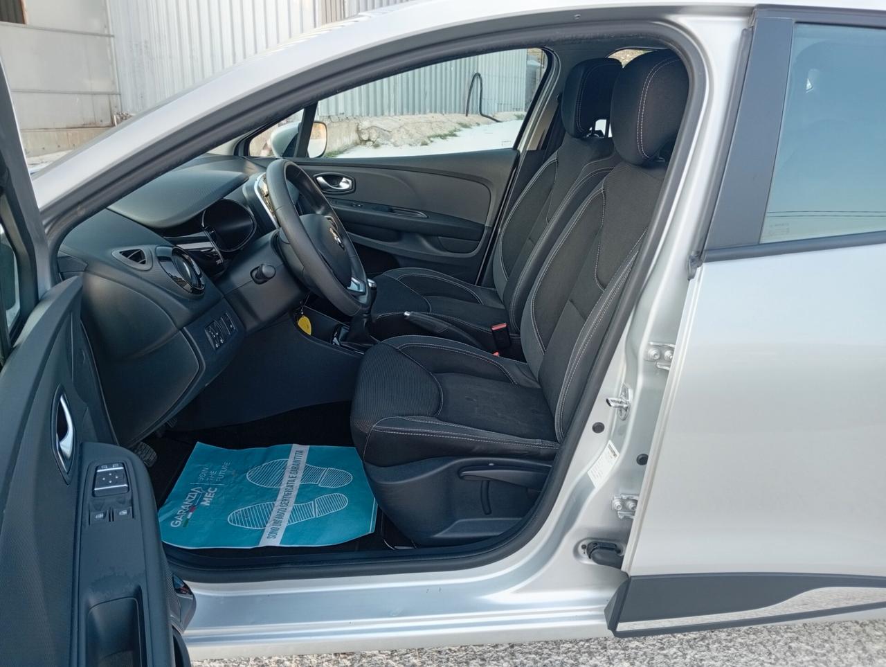 Renault Clio dCi 8V 90 CV 5 porte Moschino Intens
