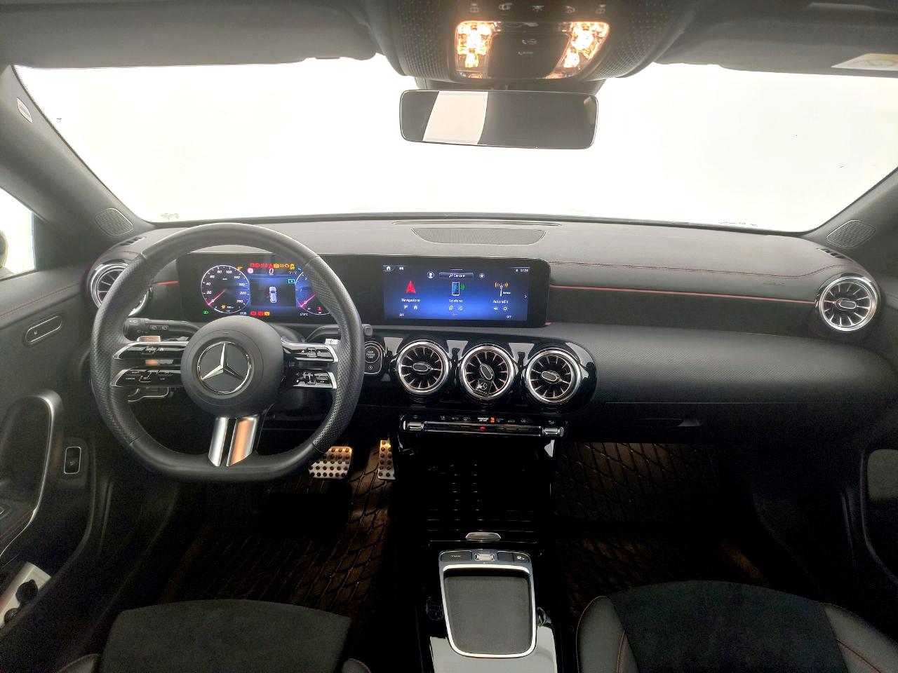 Mercedes-Benz CLA - C/X 118 - CLA Shooting Brake 200 d AMG Line Advanced P