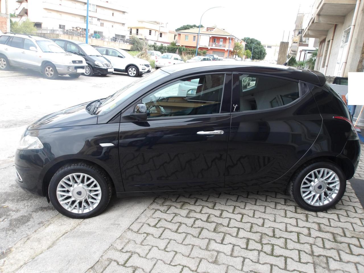 Lancia Ypsilon 5 Porte Ypsilon 1.3 mjt Silver c/clima s&s 95cv