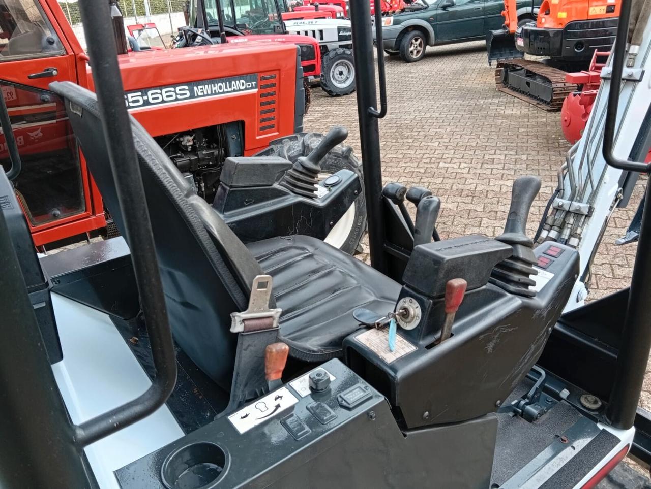 Escavatore Usato Bobcat 320 (17 Quintali)