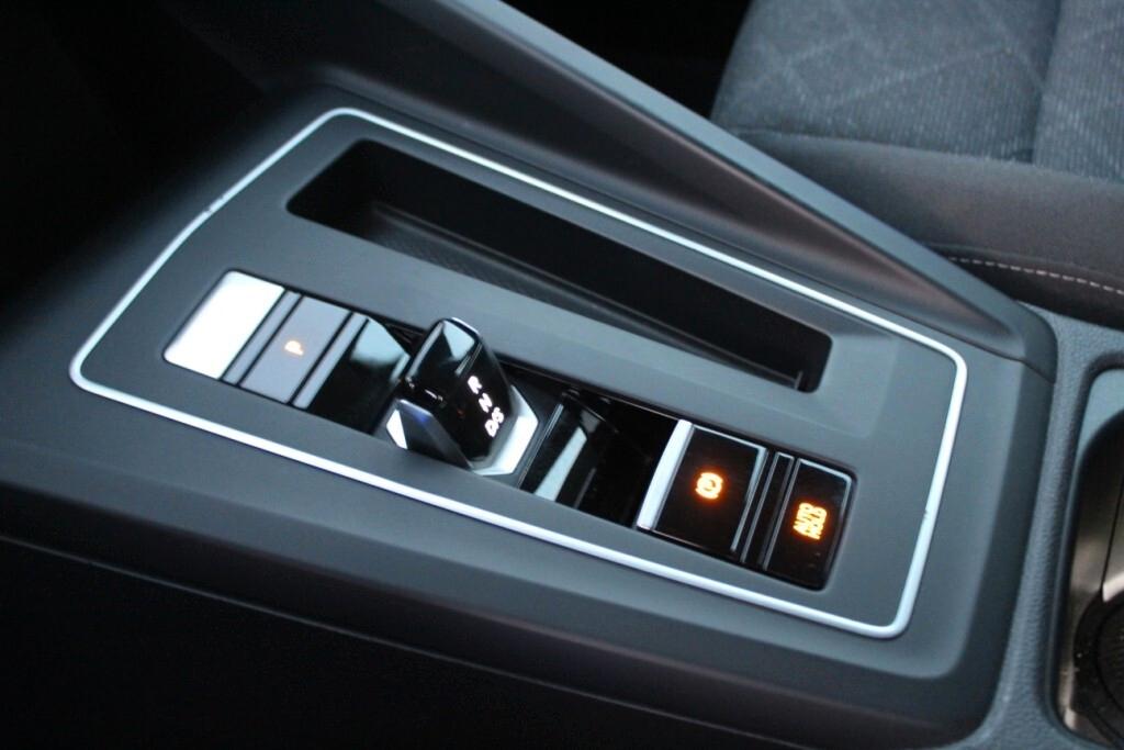 VOLKSWAGEN Golf 2.0 TDI DSG 115cv *Luci Ambiente *FULL LED