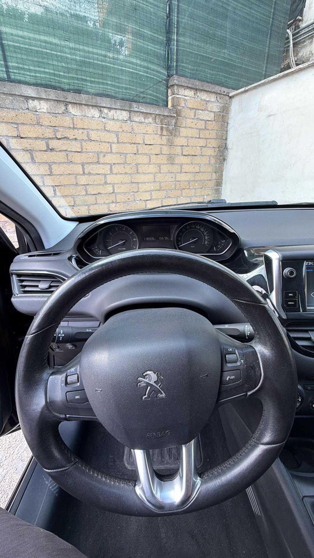 Peugeot 208 PureTech 82 5p. GPL Access