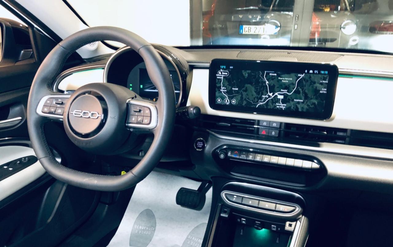 Fiat 600 Hybrid 100 CV DCT MHEV La Prima