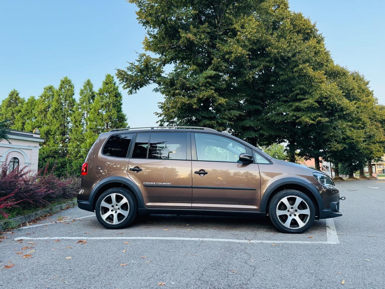 Volkswagen Touran 2.0 TDI 170 CV DSG CROSS 7 Posti