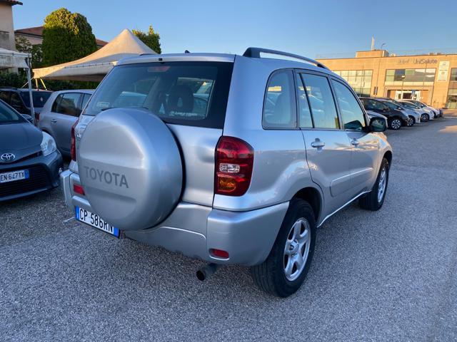 TOYOTA RAV 4 MY23 RAV4 2.0 Tdi D-4D cat 5 porte Sol