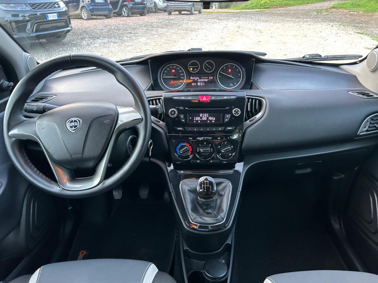 Lancia Ypsilon 1.2 69 CV 5 porte Silver