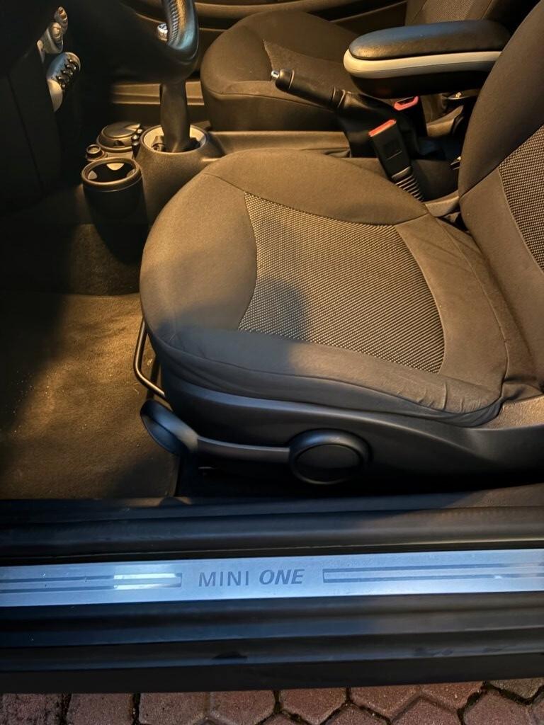 Mini 1.6 16V One D neopatentati