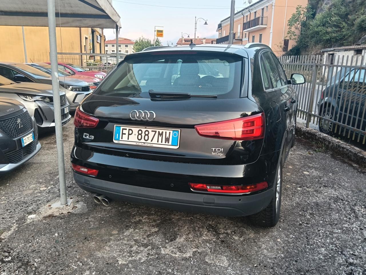 Audi Q3 2.0 TDI 120 CV Business