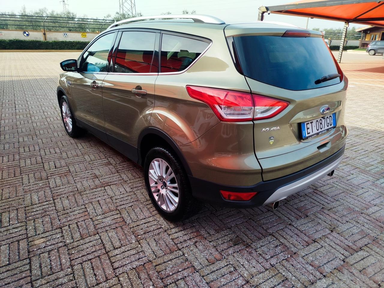 Ford Kuga 2.0 TDCI 140 CV 4WD Titanium
