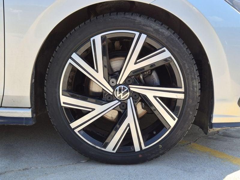 Volkswagen Golf 2.0 tdi R-Line 150cv dsg