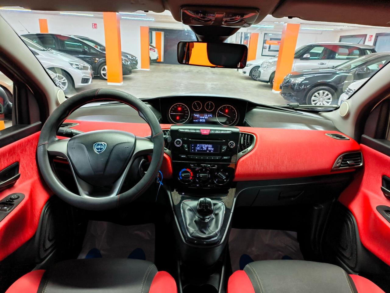 Lancia Ypsilon 0.9 TwinAir 85 CV 5 porte S&S Gold