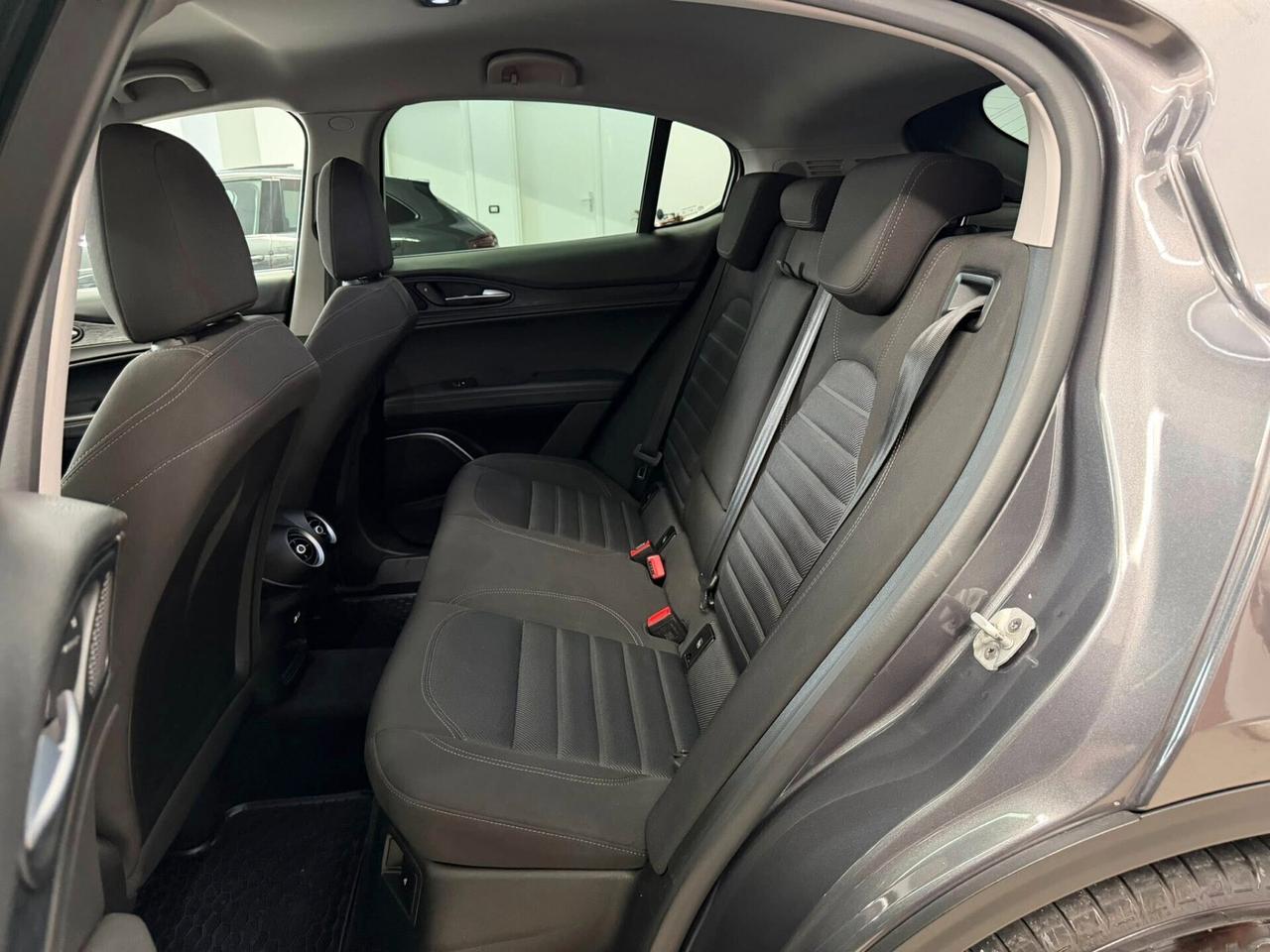 Alfa Romeo Stelvio 2.2 Turbodiesel 160 CV AT8 RWD Business