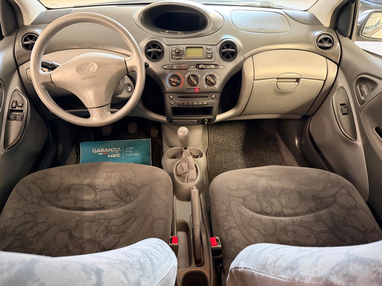 Toyota Yaris 1.0i 16V cat 5 porte Sol