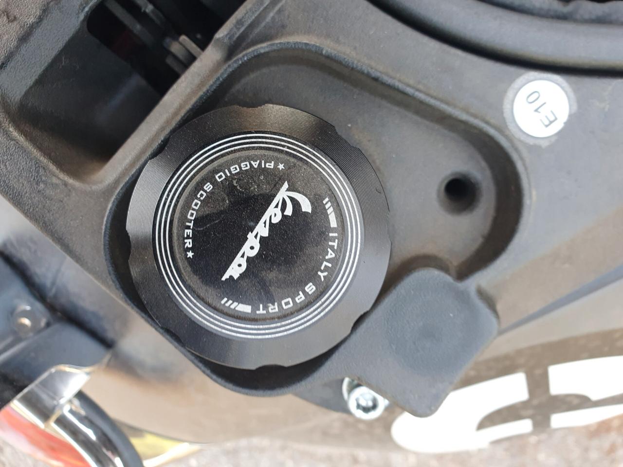 Piaggio Vespa 6 Giorni km 13000 anno 21 blocca cavoletto