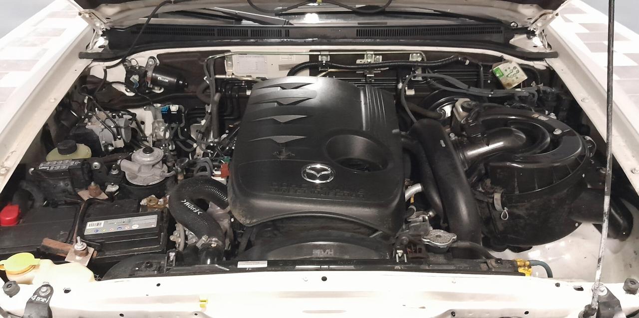 Mazda BT 50 2.5 Turbo Diesel 4x4 4 PORTE 5 POSTI