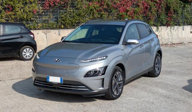 HYUNDAI Kona EV EXCLUSIVE 39KWH SPORT 136cv CAMBIO AL VOLANTE