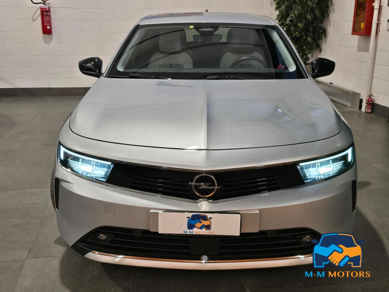 Opel Astra 1.2 t Business Elegance s&s 130cv