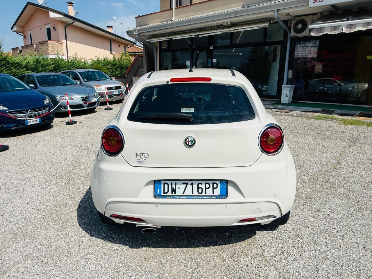 Alfa Romeo MiTo 1.4 78 CV Distinctive Premium Pack