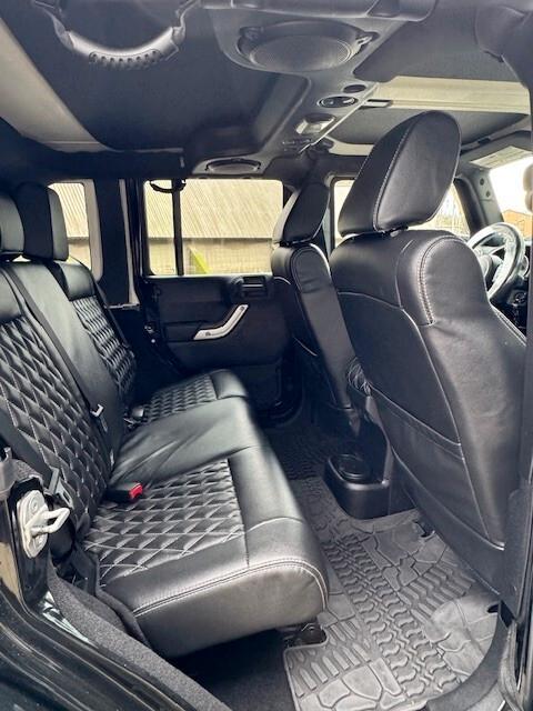 Jeep Wrangler Unlimited 2.8 CRD DPF Sahara Auto