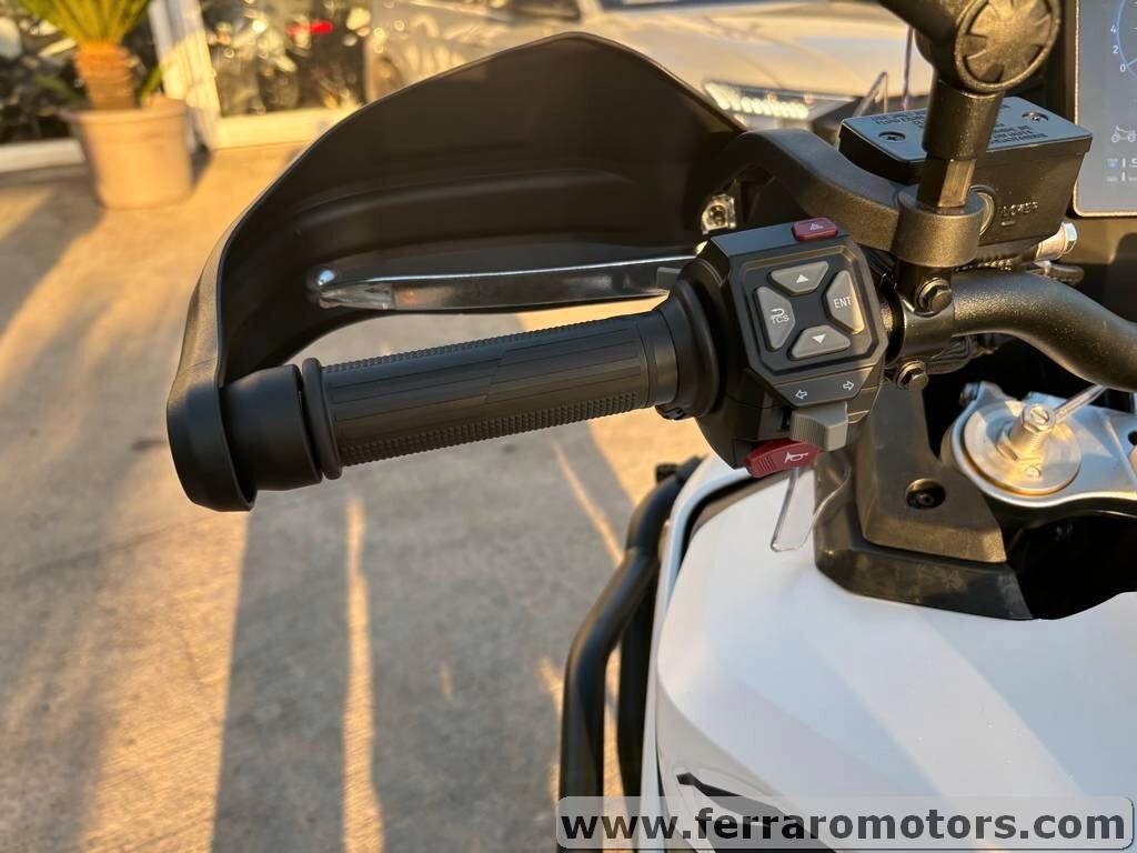 Voge Valico 800 RALLY IN ANTEPRIMA BIANCO